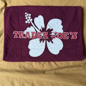 Trader Joe's Maroon Hibiscus T-Shirt (Cropped) - Large